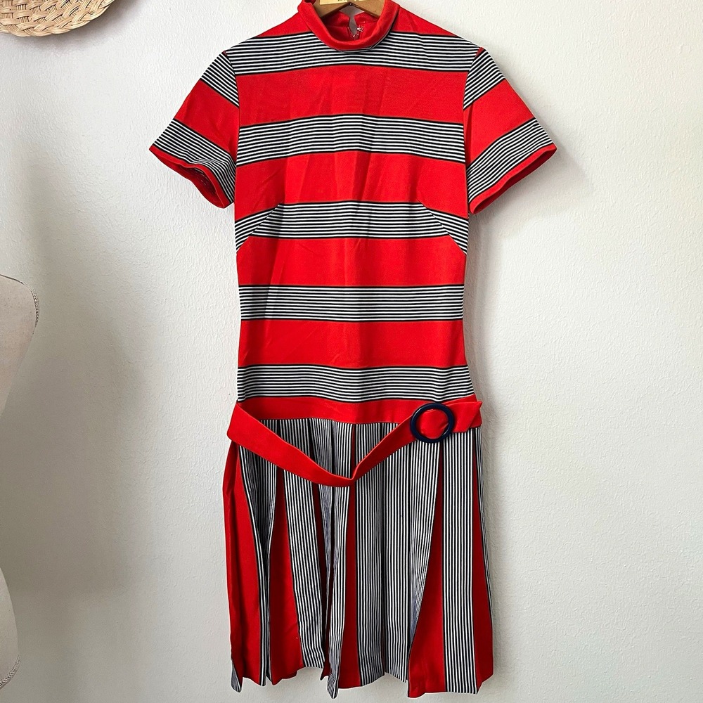 Young Society MOD Red Black Stripe 60s 70s stretch knit Belted Pleated Dress M